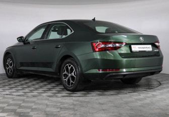 Подержанный автомобиль Skoda Superb Liftback 2018 года (7 фото)