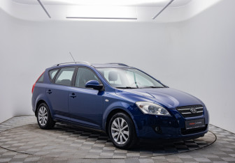 Подержанный автомобиль Kia Ceed Wagon 2009 года (3 фото)
