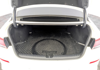 Подержанный автомобиль Kia Optima Sedan 2020 года (10 фото)