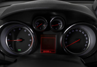 Подержанный автомобиль Opel Mokka 2013 года (11 фото)