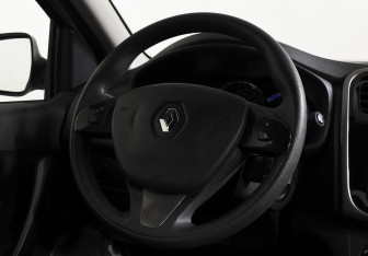 Подержанный автомобиль Renault Logan Sedan 2016 года (11 фото)