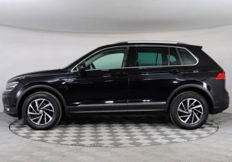 Подержанный автомобиль Volkswagen Tiguan 2018 года (8 фото)