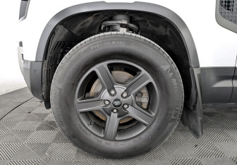 Подержанный автомобиль Land Rover Defender Suv 2021 года (18 фото)