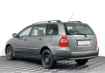 Подержанный автомобиль Toyota Corolla Wagon 2006 года (7 фото)