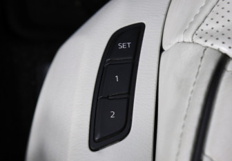 Подержанный автомобиль Mazda CX-9 2022 года (17 фото)