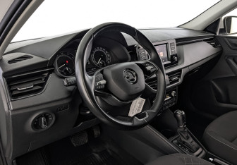 Подержанный автомобиль Skoda Rapid Liftback 2022 года (15 фото)
