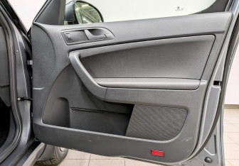 Подержанный автомобиль Skoda Yeti 2017 года (22 фото)