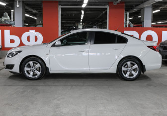 Подержанный автомобиль Opel Insignia Sedan 2014 года (8 фото)