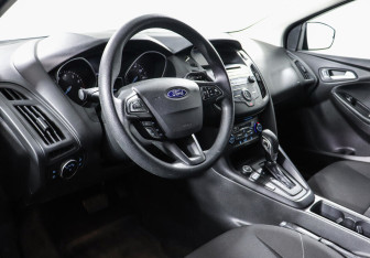 Подержанный автомобиль Ford Focus Sedan 2016 года (7 фото)