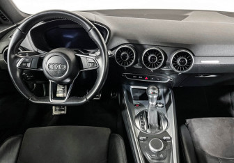Подержанный автомобиль Audi TT Coupe 2018 года (12 фото)