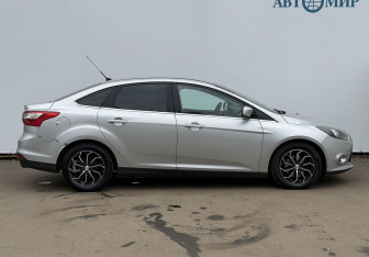 Подержанный автомобиль Ford Focus Sedan 2012 года (4 фото)