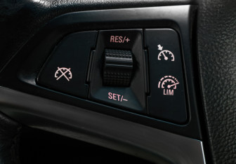 Подержанный автомобиль Opel Astra Hatchback 2013 года (18 фото)