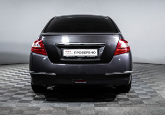 Подержанный автомобиль Nissan Teana 2009 года (6 фото)