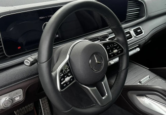 Подержанный автомобиль Mercedes-Benz GLE 2019 года (16 фото)