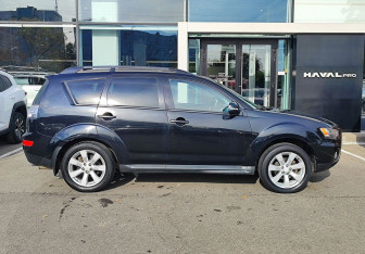 Подержанный автомобиль Mitsubishi Outlander 2011 года (4 фото)