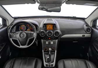 Подержанный автомобиль Opel Antara 2013 года (14 фото)