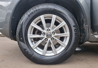 Подержанный автомобиль Nissan Terrano 2014 года (9 фото)