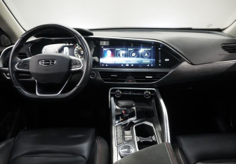 Подержанный автомобиль Geely Tugella 2022 года (14 фото)