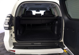 Подержанный автомобиль Toyota Land Cruiser Prado 2021 года (10 фото)