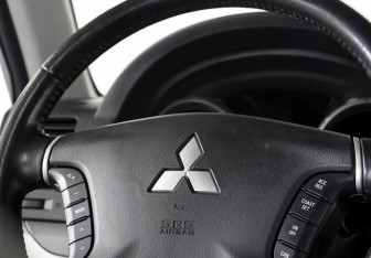 Подержанный автомобиль Mitsubishi Pajero 2021 года (8 фото)