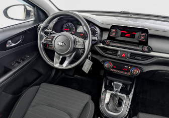 Подержанный автомобиль Kia Cerato Sedan 2019 года (28 фото)
