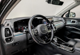 Подержанный автомобиль Kia Sorento 2021 года (17 фото)