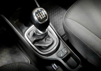 Подержанный автомобиль Kia Rio Sedan 2014 года (24 фото)