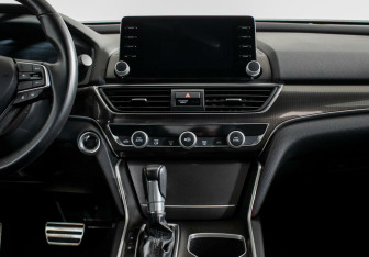 Подержанный автомобиль Honda Accord Sedan 2022 года (6 фото)