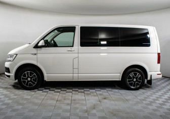 Подержанный автомобиль Volkswagen Caravelle 2016 года (8 фото)