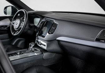 Подержанный автомобиль Volvo XC90 2018 года (9 фото)