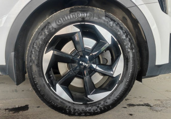Подержанный автомобиль Kia Sorento 2024 года (20 фото)