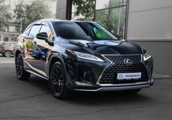 Подержанный автомобиль Lexus RX 2021 года (3 фото)