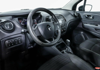 Подержанный автомобиль Renault Kaptur 2019 года (9 фото)