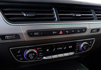 Подержанный автомобиль Audi Q7 2018 года (22 фото)