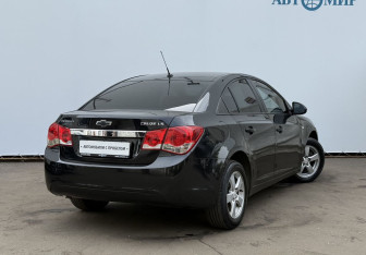Подержанный автомобиль Chevrolet Cruze Sedan 2012 года (5 фото)