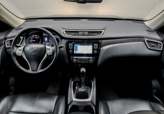 Подержанный автомобиль Nissan X-Trail 2016 года (14 фото)