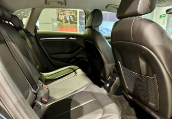 Подержанный автомобиль Audi A3 Hatchback 2016 года (14 фото)