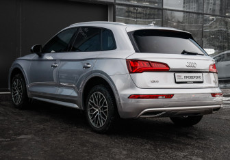 Подержанный автомобиль Audi Q5 2018 года (7 фото)