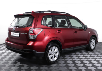 Подержанный автомобиль Subaru Forester Suv 2017 года (5 фото)