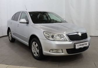 Подержанный автомобиль Skoda Octavia Liftback 2008 года (3 фото)