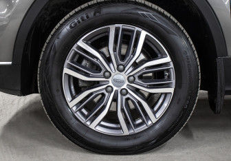 Подержанный автомобиль Geely Atlas Pro 2022 года (24 фото)