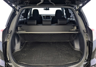 Подержанный автомобиль Toyota RAV4 2018 года (10 фото)