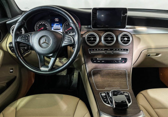 Подержанный автомобиль Mercedes-Benz GLC Coupe 2018 года (12 фото)