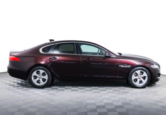 Подержанный автомобиль Jaguar XF Sedan 2017 года (4 фото)