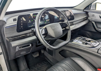 Подержанный автомобиль Exeed LX 2023 года (16 фото)