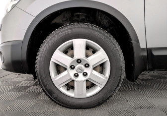 Подержанный автомобиль Nissan Qashqai 2012 года (18 фото)