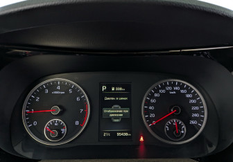 Подержанный автомобиль Kia K5 2020 года (17 фото)