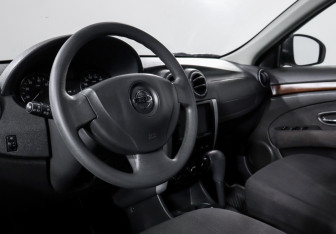 Подержанный автомобиль Nissan Almera Sedan 2017 года (14 фото)