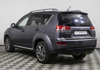 Подержанный автомобиль Citroen C-Crosser 2008 года (7 фото)