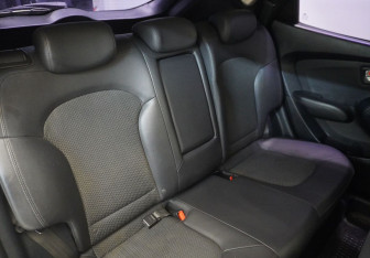 Подержанный автомобиль Hyundai ix35 2012 года (11 фото)